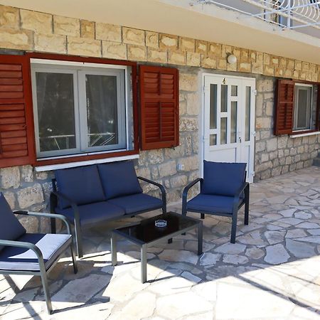 Guest House Godimento Cilipi Bagian luar foto